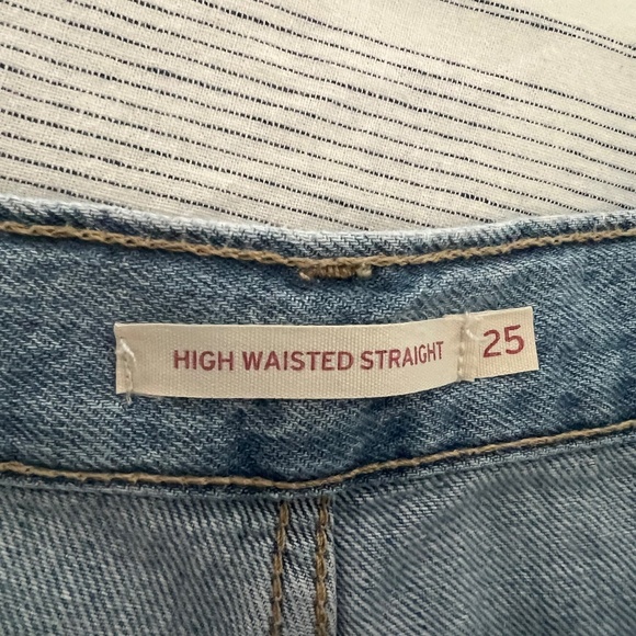 Levis High Waisted Straight Jeans - Picture 2 of 7